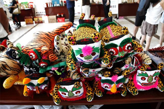 暢游南陽(yáng)走進(jìn)唐河 工藝品展銷(xiāo)活動(dòng)正式啟動(dòng)